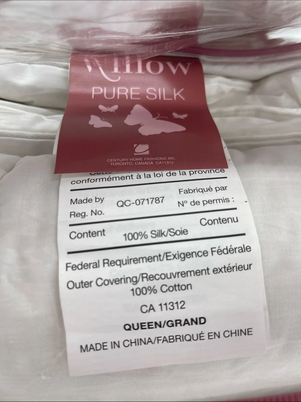 Willow Pure Silk Filled White Comforter Queen Sized NWT